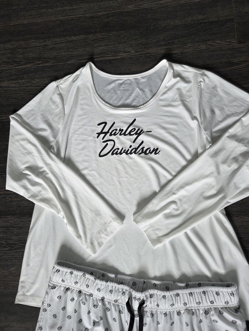 Harley-Davidson White Logo Long Sleeve Top & Printed Pajama Pants - Picture 2 of 7